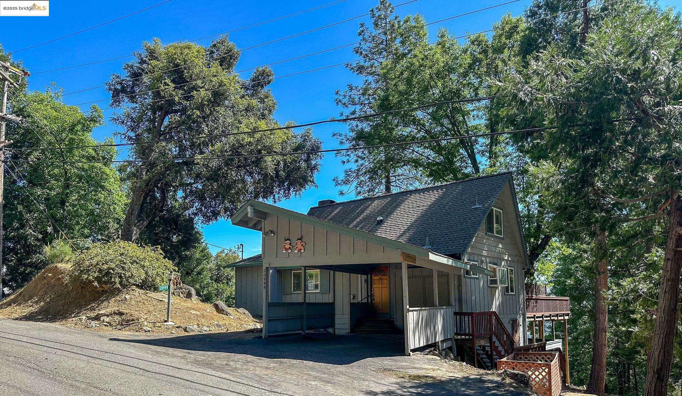 Property Photo:  20999 Lama Teumete Rd  CA 95346 