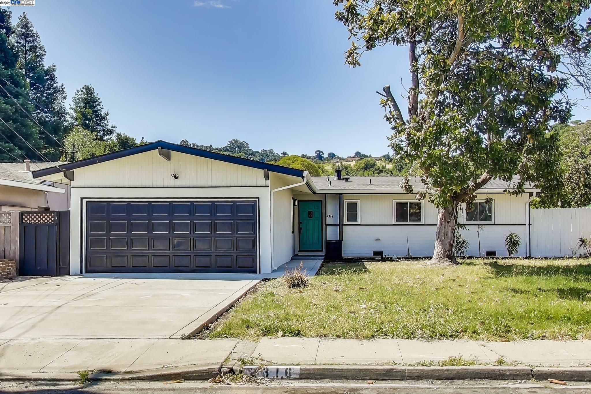 Property Photo: 2316 Dolores CA 94564