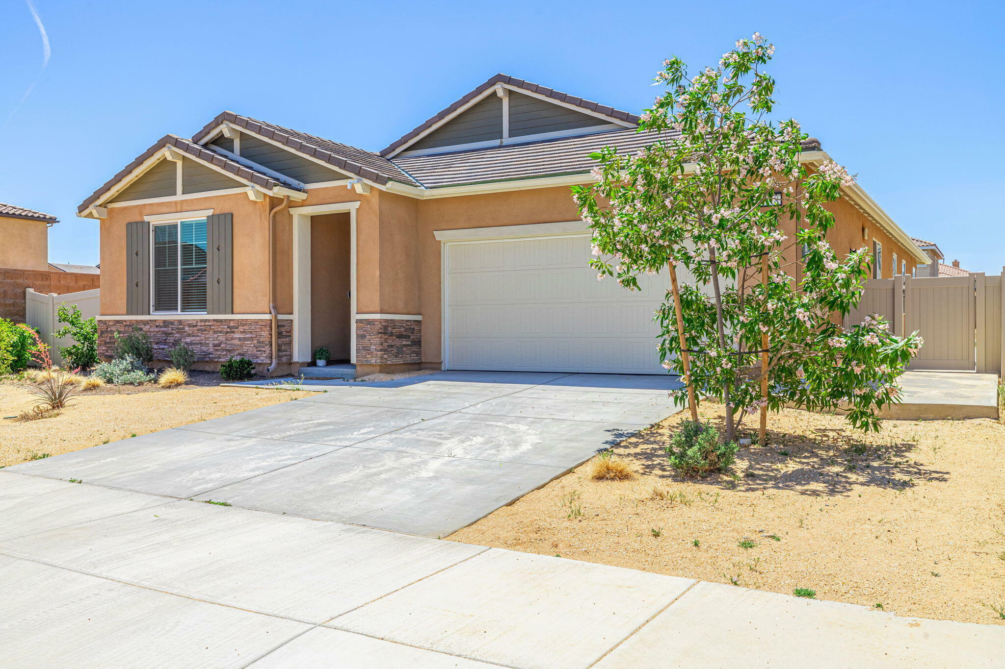 Property Photo:  6118 W Ave J 9  CA 93536 