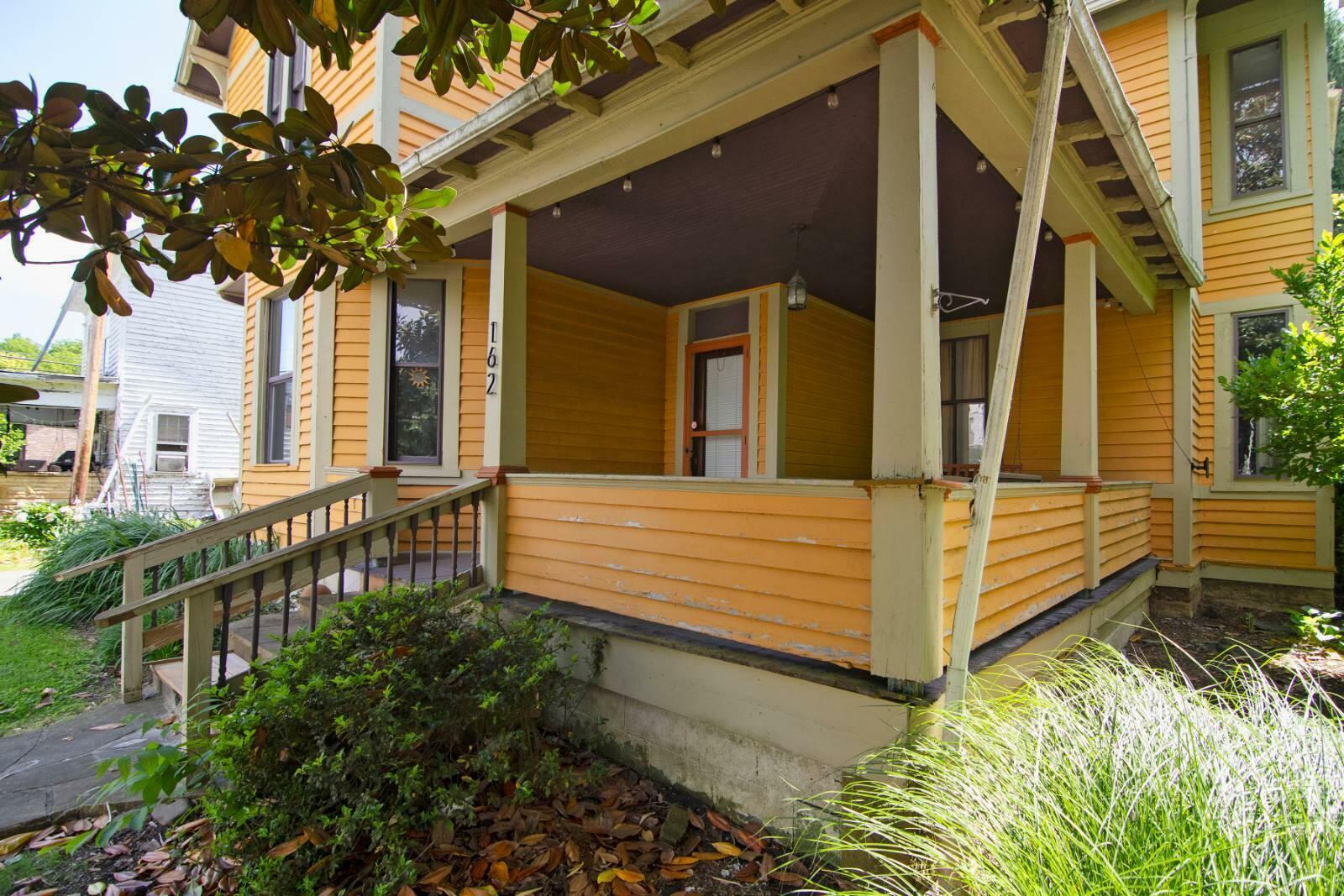Property Photo: 162 N Monroe St WV 24910