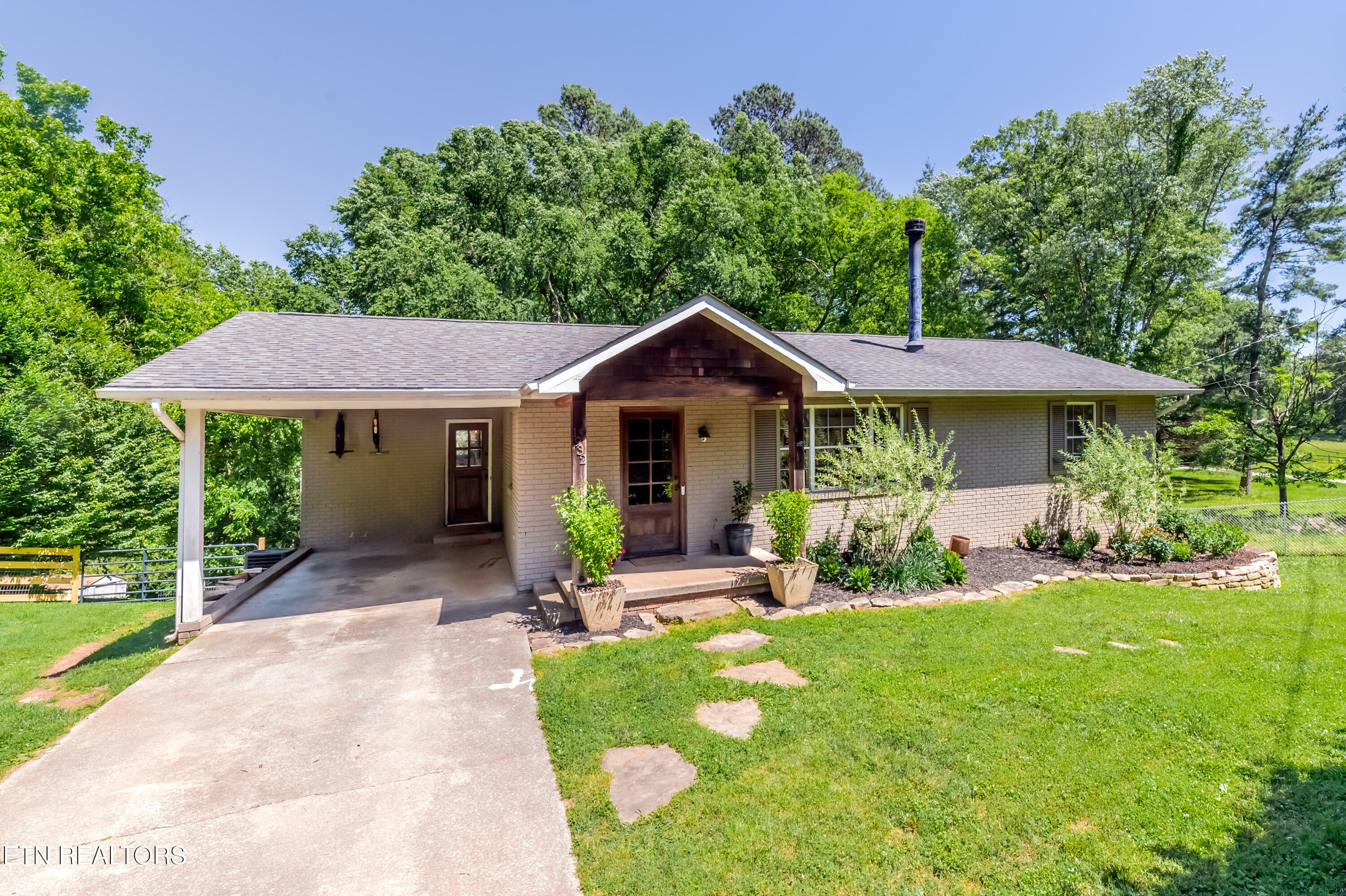 1932 Duncan Rd  Knoxville TN 37919 photo