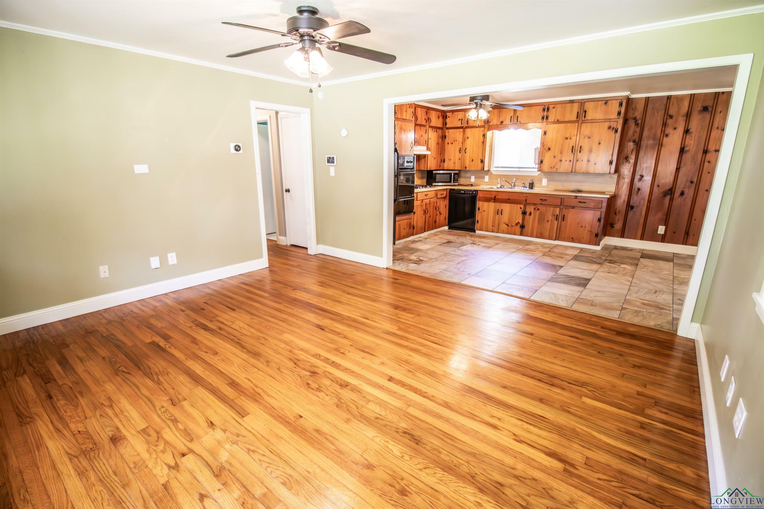 Property Photo: 103 W Primrose Lane TX 75604