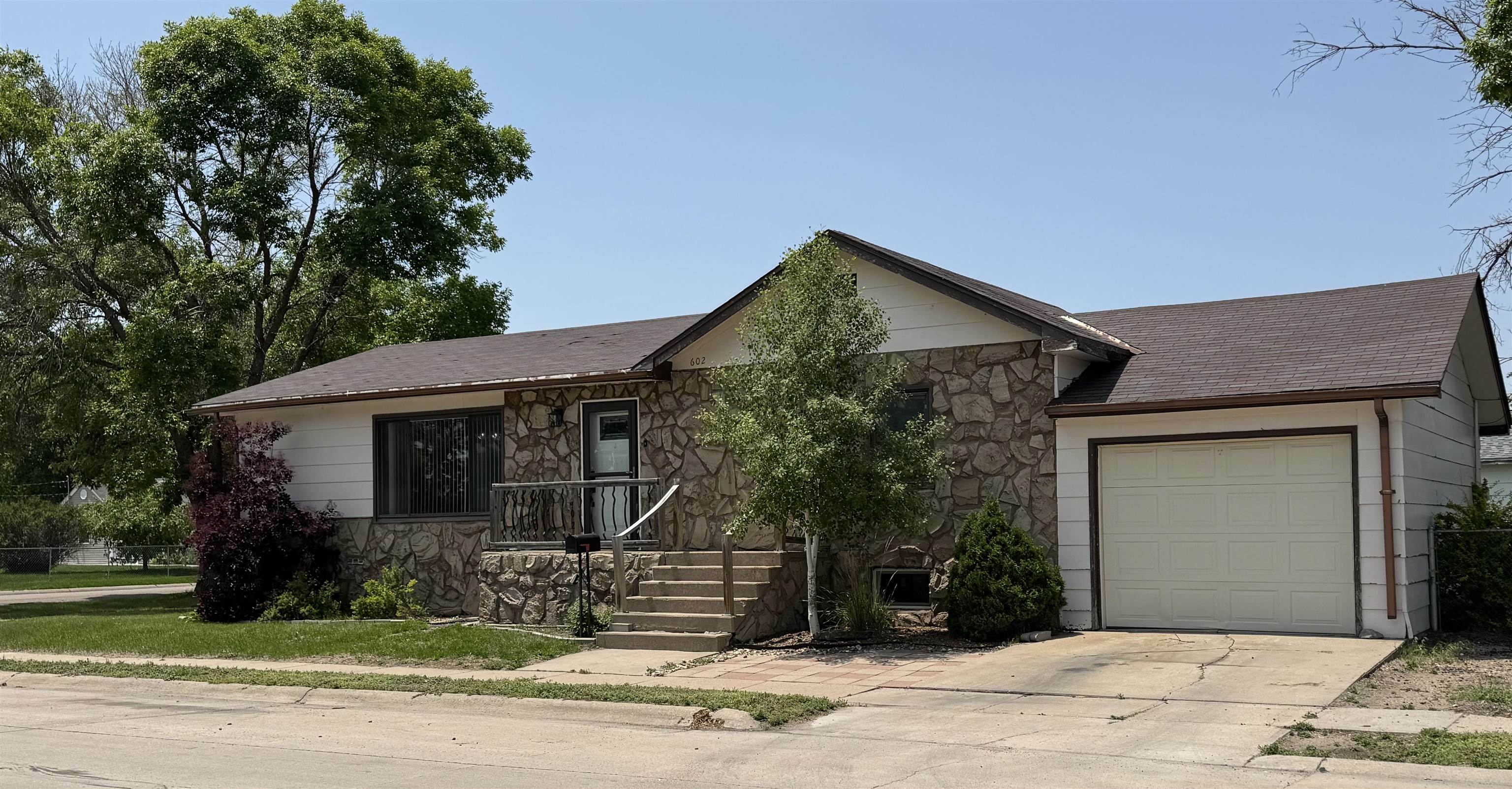 Property Photo: 602 N Sherman NE 69101