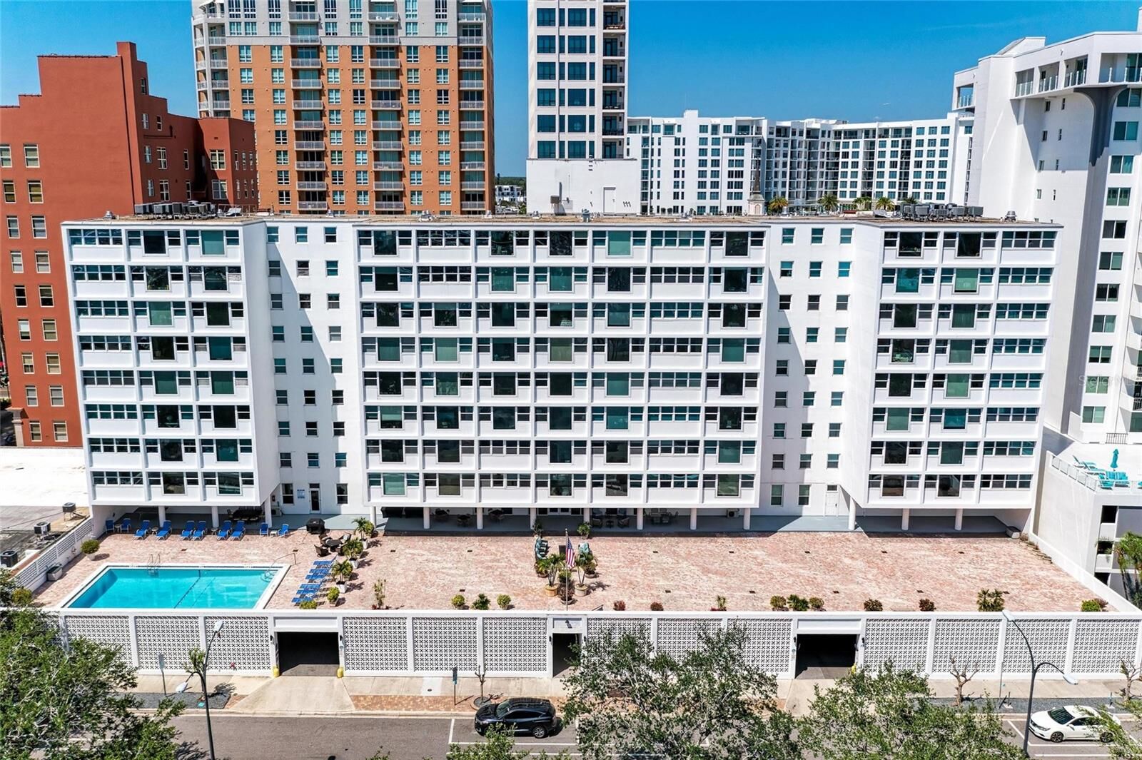 Property Photo: 33 S Gulfstream Avenue 306 FL 34236