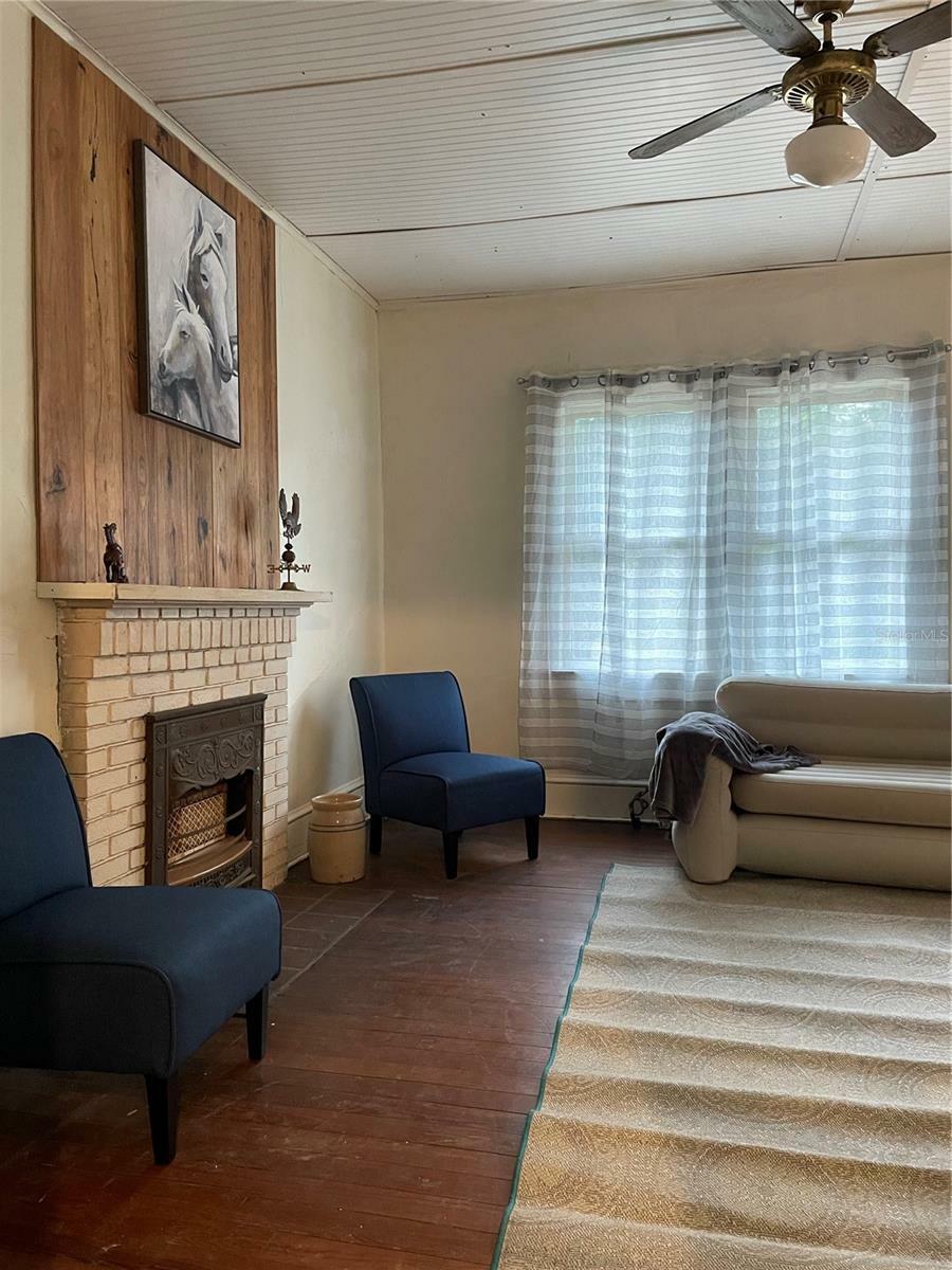 Property Photo: 485 Palm Street FL 34787