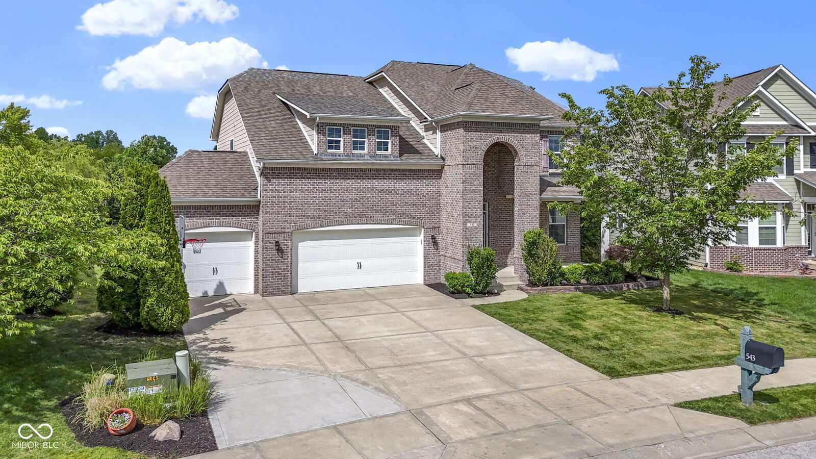 Property Photo: 543 Amersham Court IN 46123