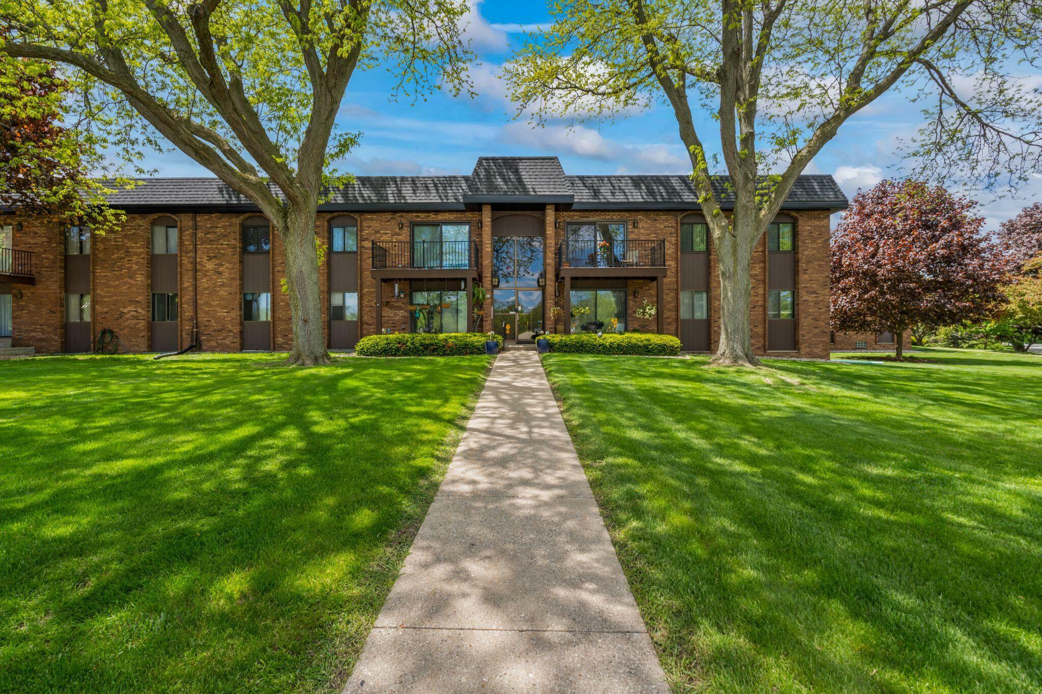 5165 S Root River Pkwy  Greenfield WI 53228 photo