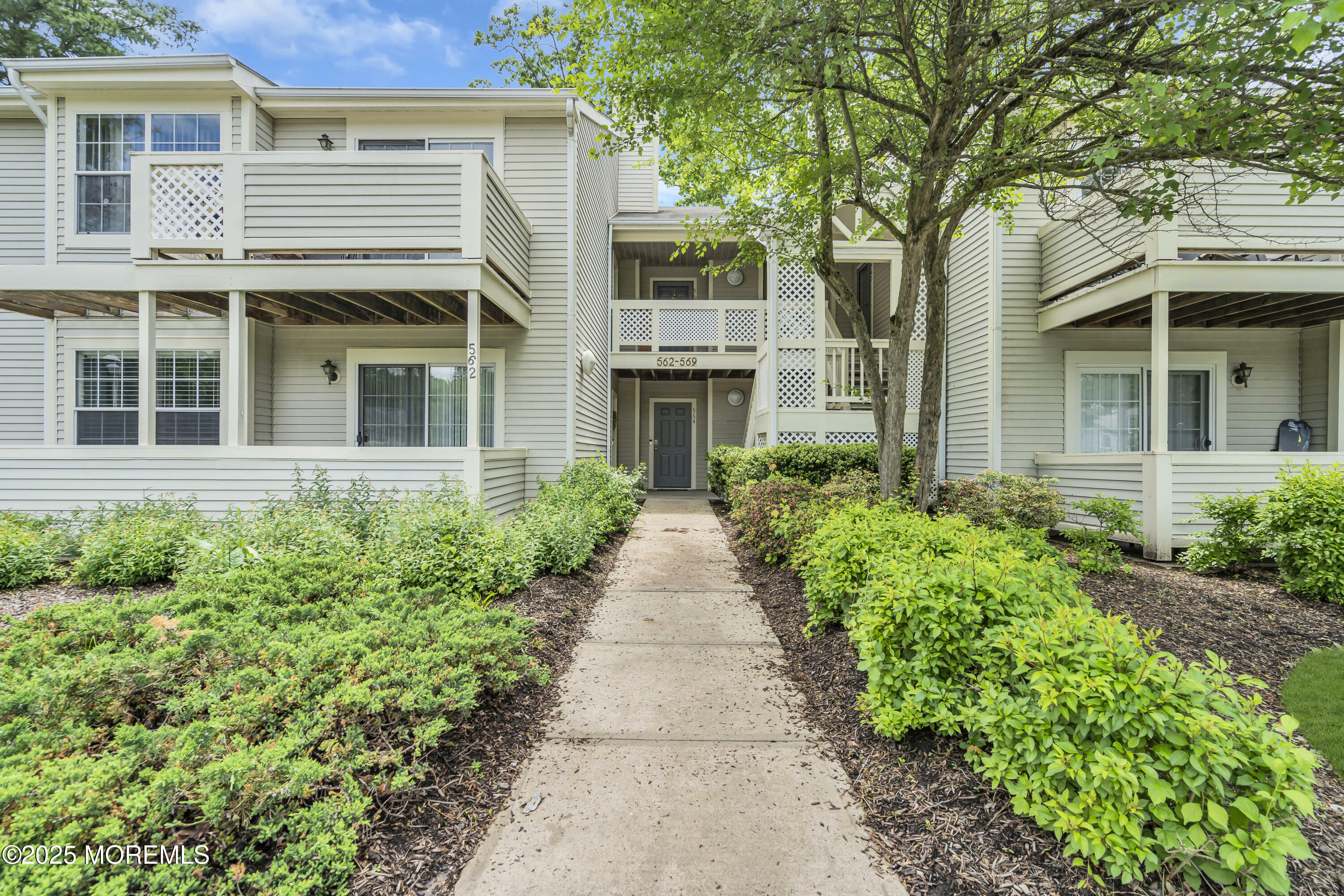 568 Applewood Court  Howell NJ 07731 photo