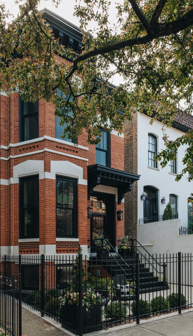 Property Photo: 1823 N Lincoln Park West IL 60614