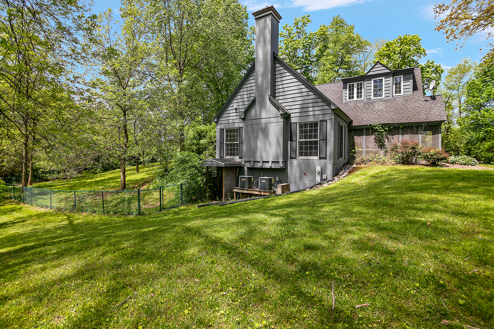 Property Photo: 16864 E State Route 17 IL 60940