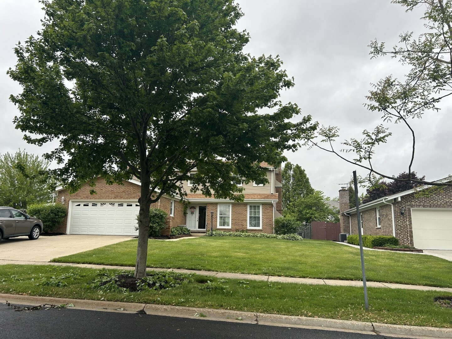 Property Photo: 1006 E Cooper Drive IL 60074