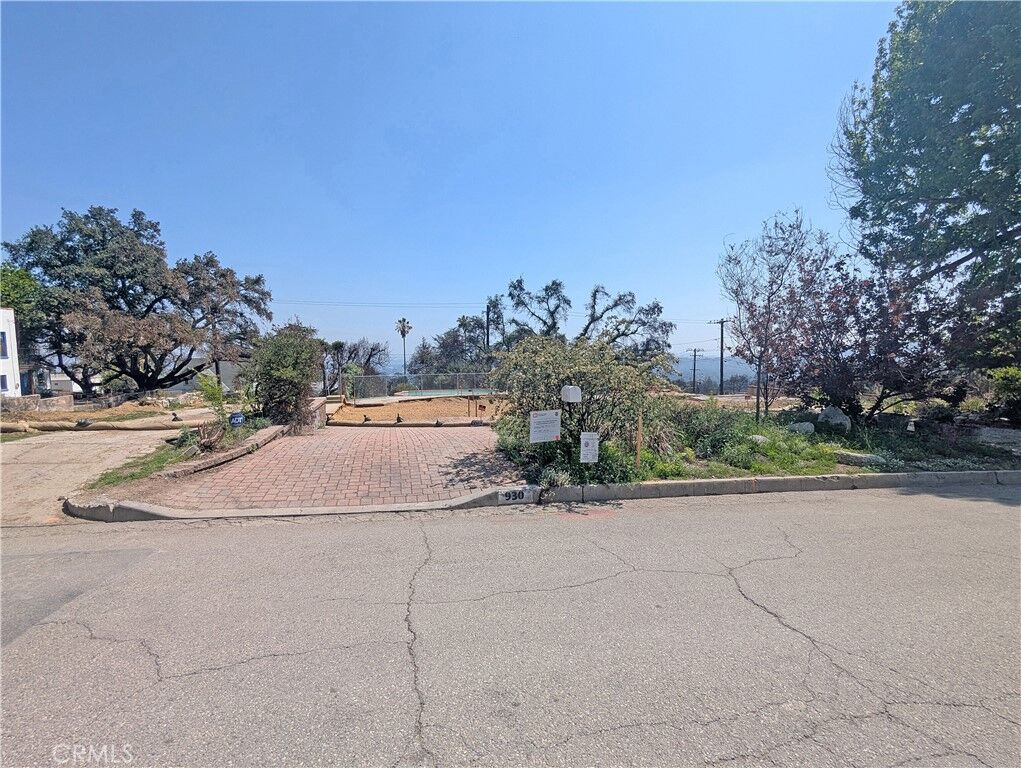 Property Photo: 930 Parkman Street CA 91001