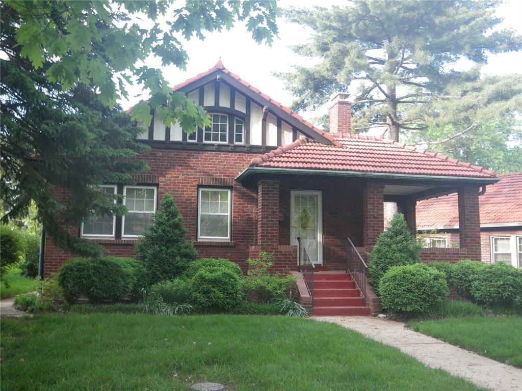 Property Photo: 7507 Warwick Drive MO 63121