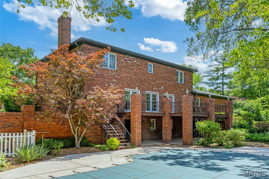 Property Photo: 883 Amersham Drive MO 63141