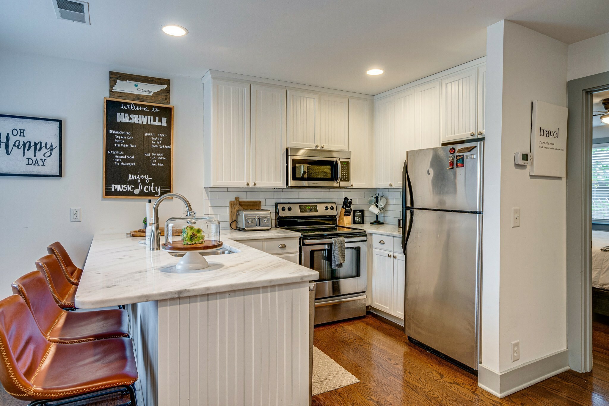 Property Photo: 818 Fatherland St 5 TN 37206