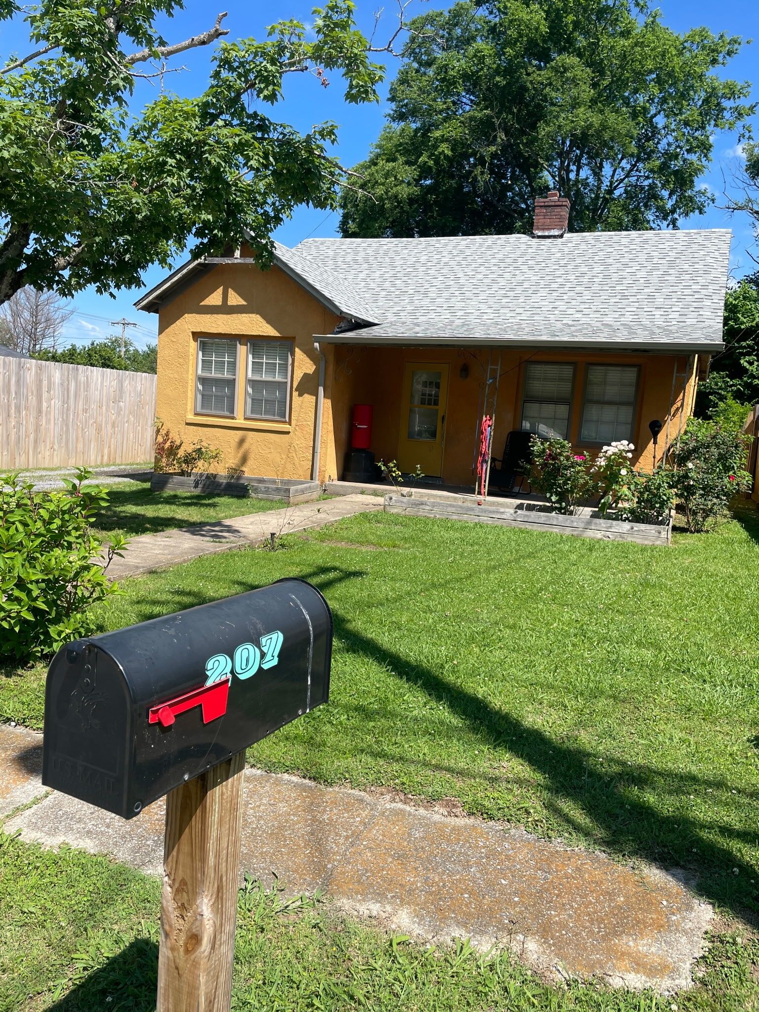 Property Photo:  207 Carter St  TN 37160 