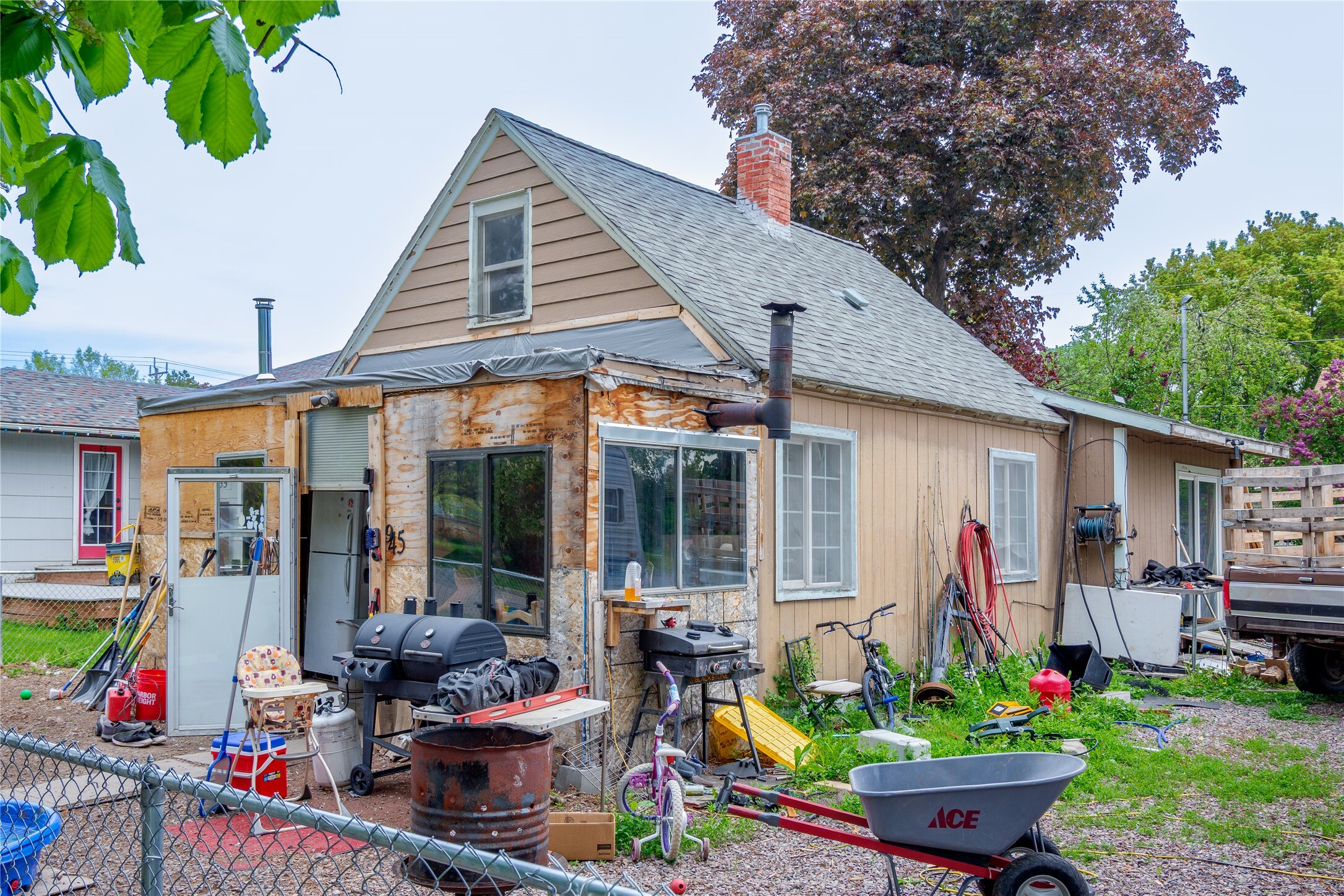Property Photo: 945 3rd Avenue W MT 59901