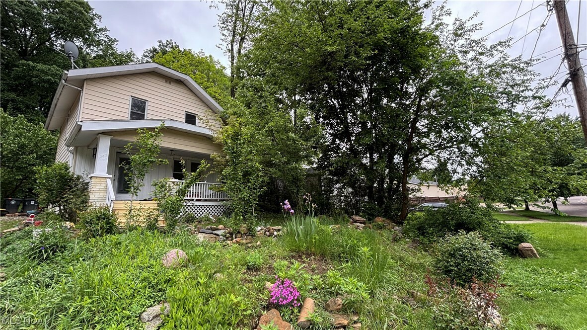 Property Photo:  362 E Park Boulevard  OH 44305 