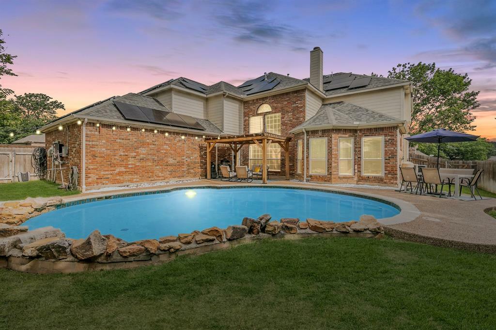 Property Photo: 5424 Yellow Birch Drive TX 76244