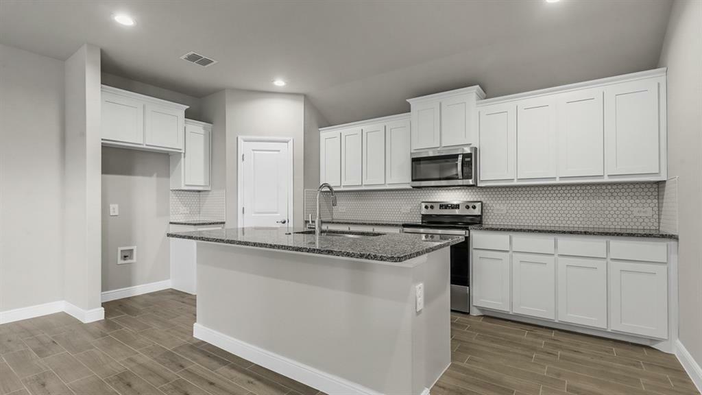 Property Photo:  304 Libby Lane  TX 76063 