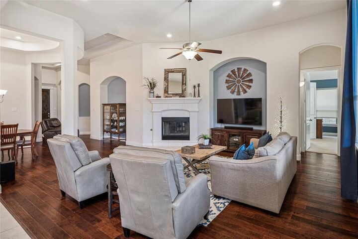 Property Photo: 1425 10th Street TX 76226