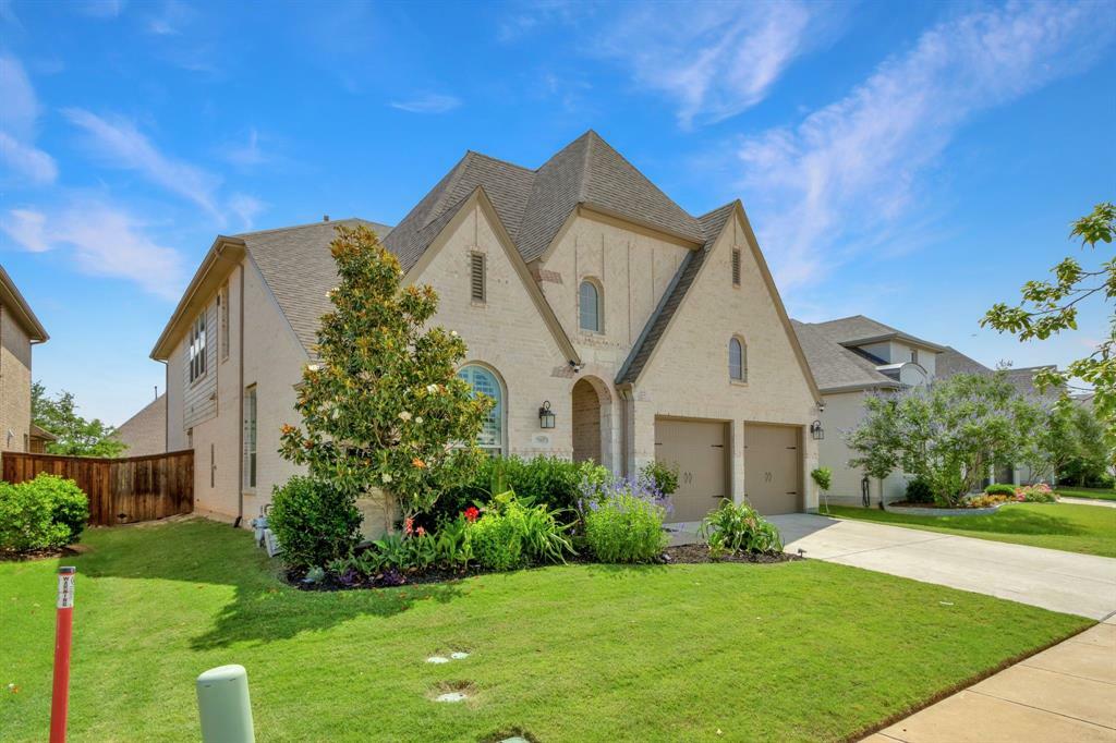 Property Photo: 7505 Plumgrove Road TX 76123