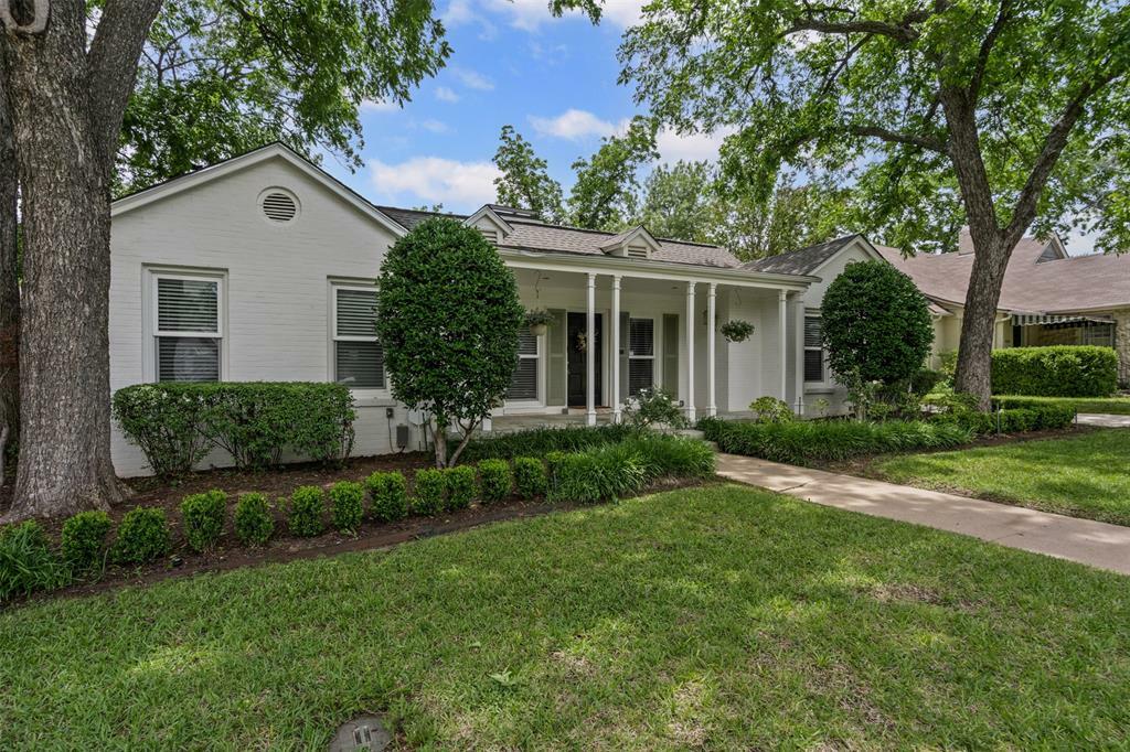 Property Photo: 4233 Pershing Avenue TX 76107