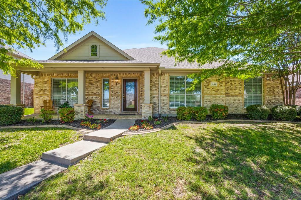 Property Photo: 1559 Crystal Pass TX 75002