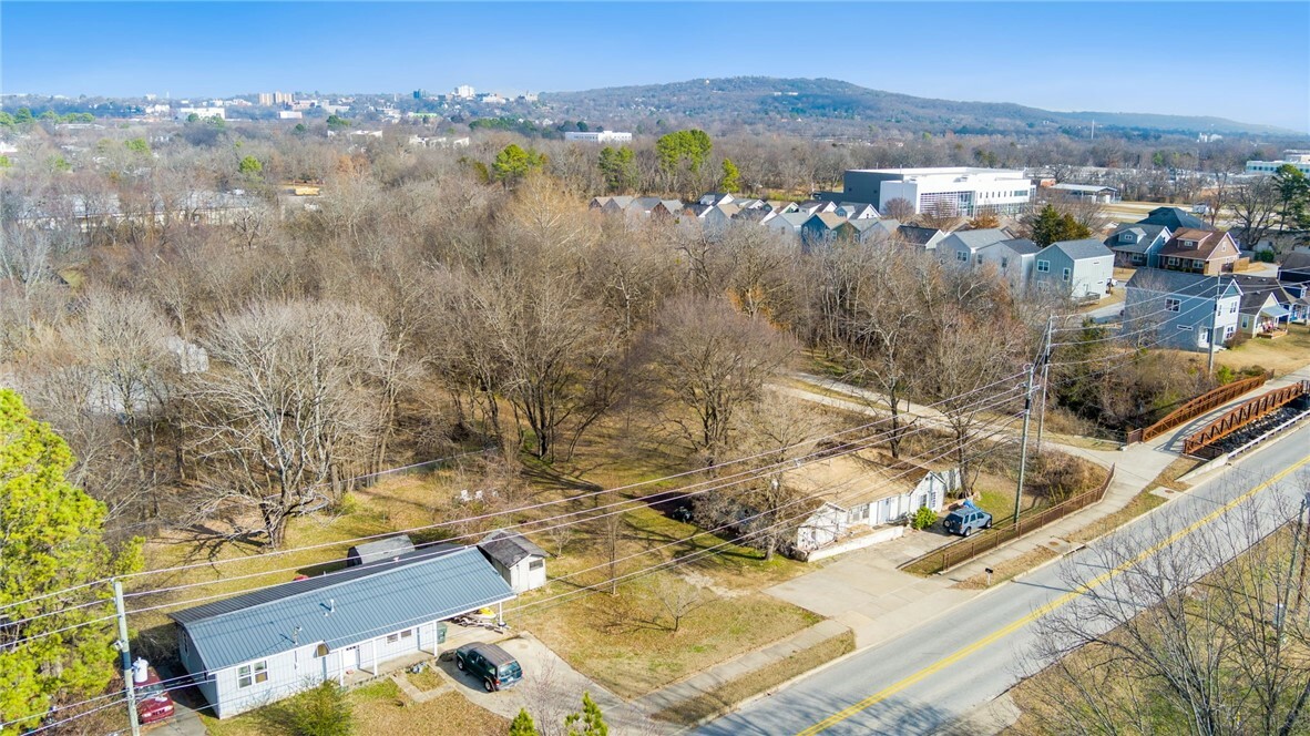 956 W Cato Springs Road  Fayetteville AR 72701 photo