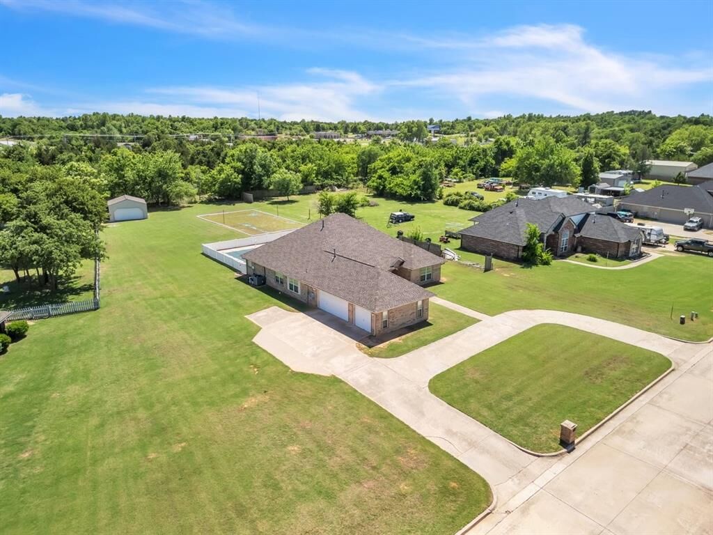 Property Photo: 15134 Scottsdale Lane OK 73020