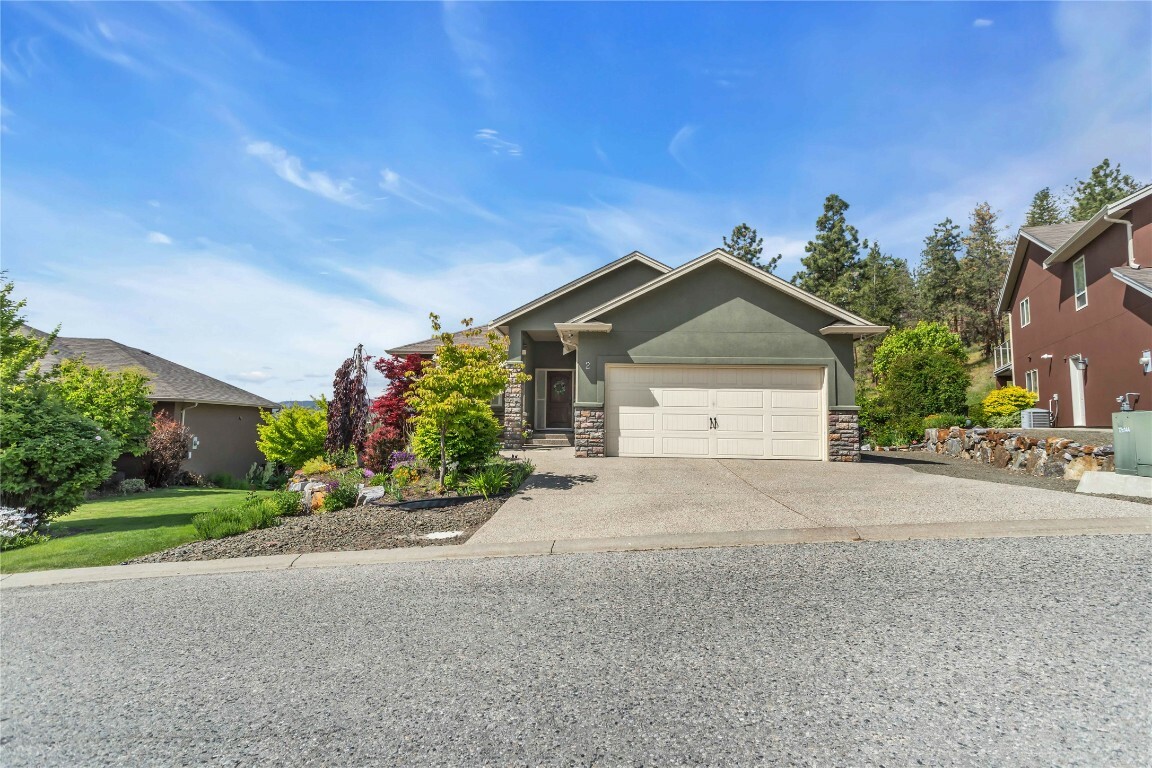 Property Photo: 2-2040 Rosealee Lane BC V1Z 4C5