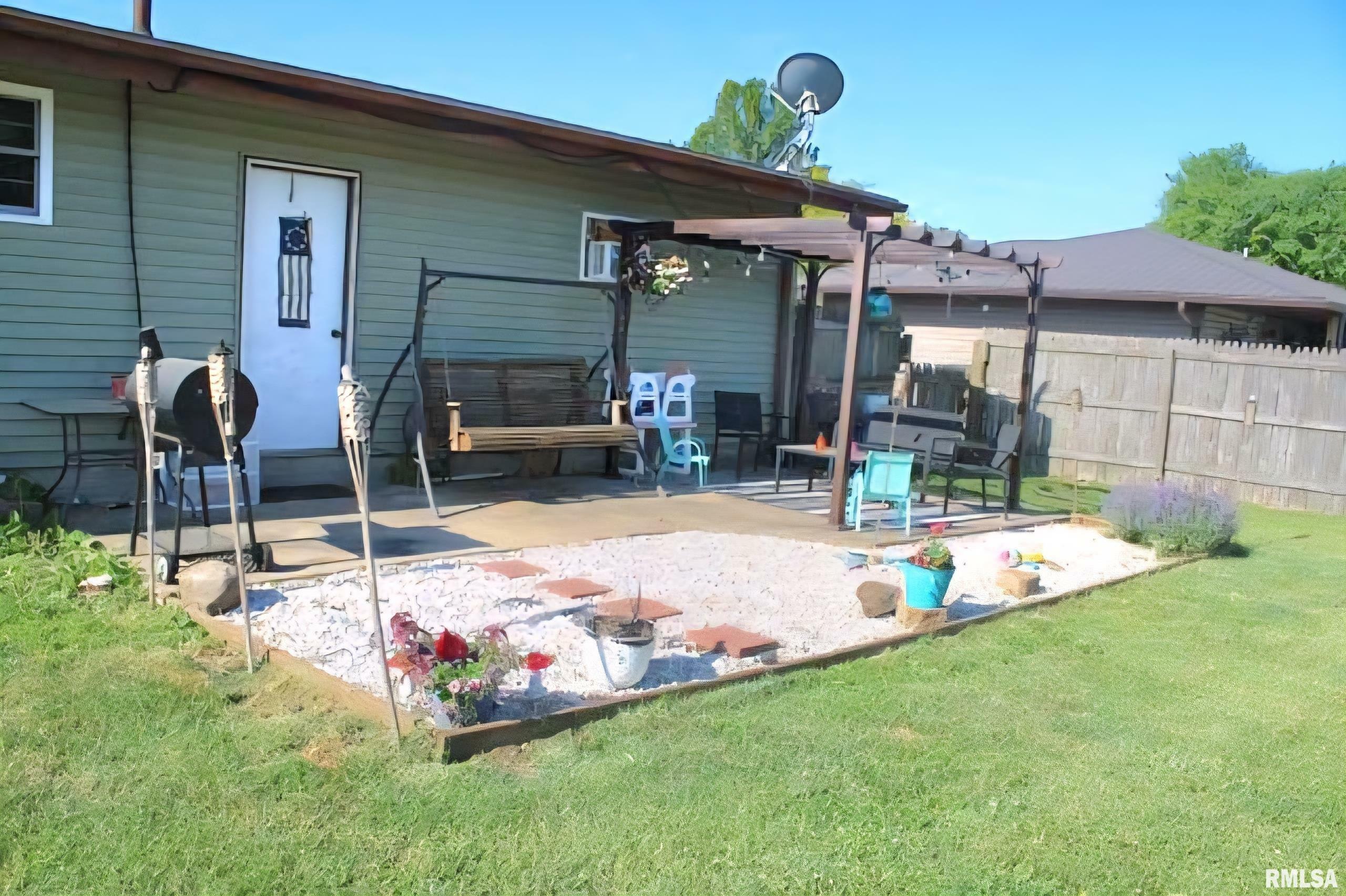 Property Photo: 16338 E Red Maple Lane IL 61542
