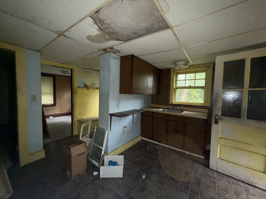 Property Photo: 7 Pleasantview Rd MA 01760
