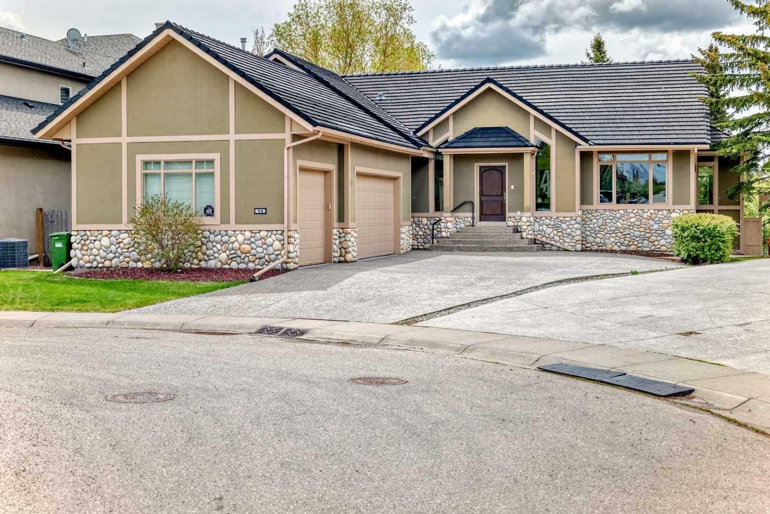 Property Photo: 94 Aspen Ridge Way SW AB T3H 5M2