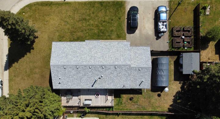 Property Photo: 401 7 Avenue AB T0H 1P0
