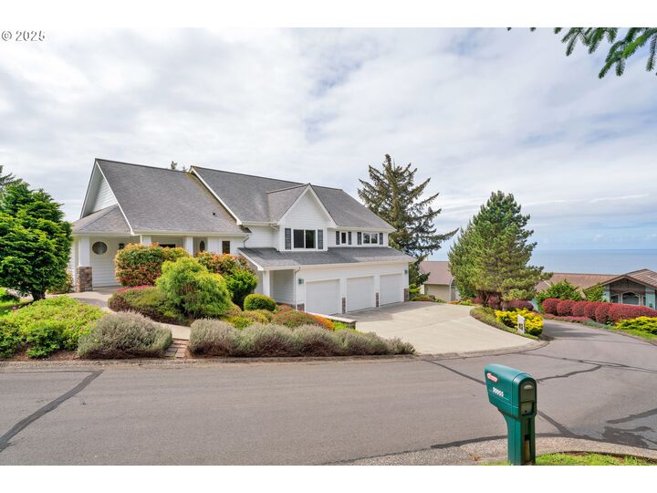 Property Photo: 90955 Southview Ln OR 97439