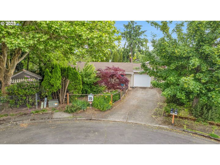 Property Photo: 6410 SW 204th Pl OR 97078