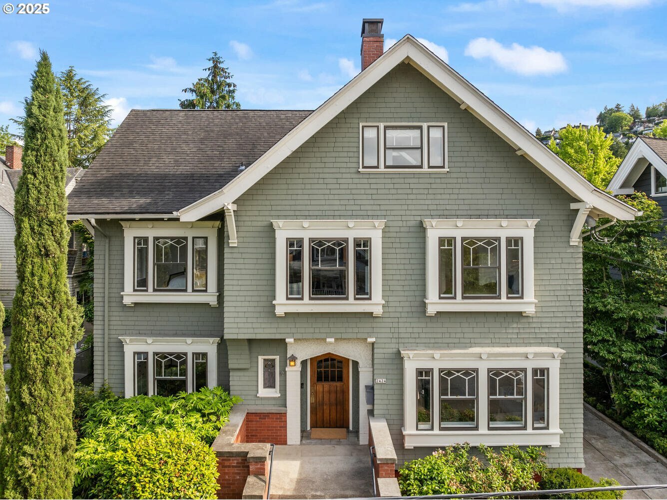 Property Photo: 2424 NW Northrup St OR 97210