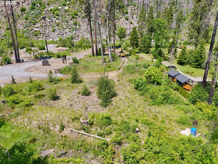 Property Photo:  52958 McKenzie Hwy  OR 97413 