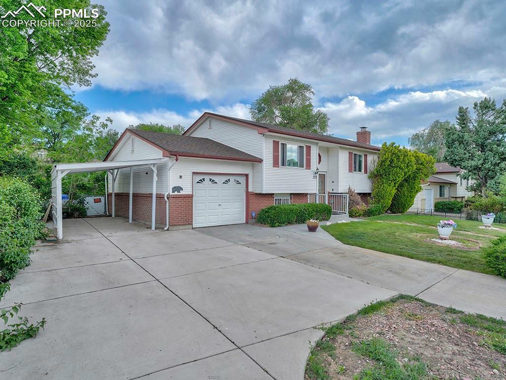 Property Photo: 1555 Luna Vista Street CO 80911