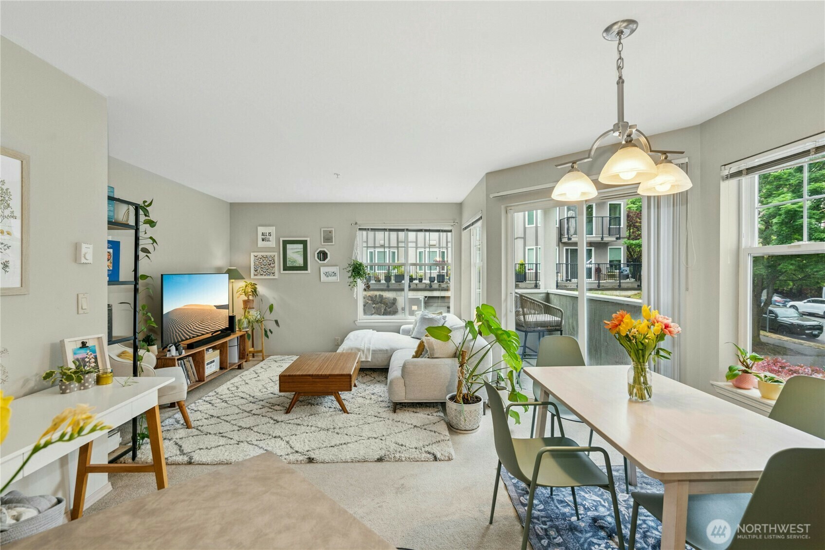 Property Photo: 706 16th Avenue 203 WA 98122