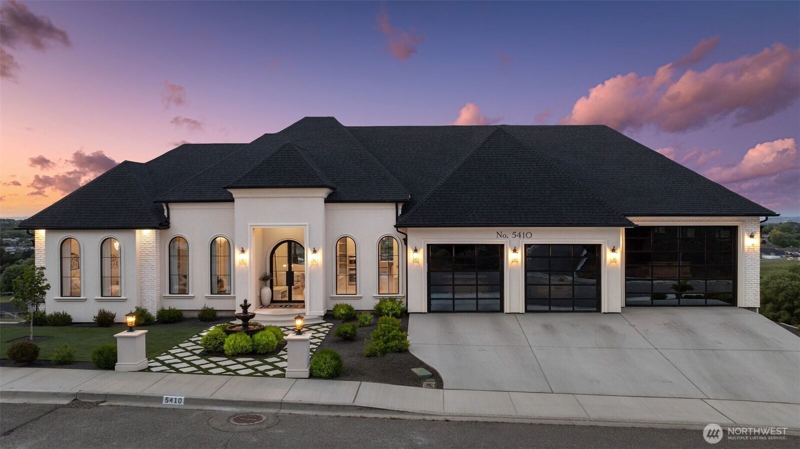 Property Photo:  5410  Hershey Lane  WA 99353 