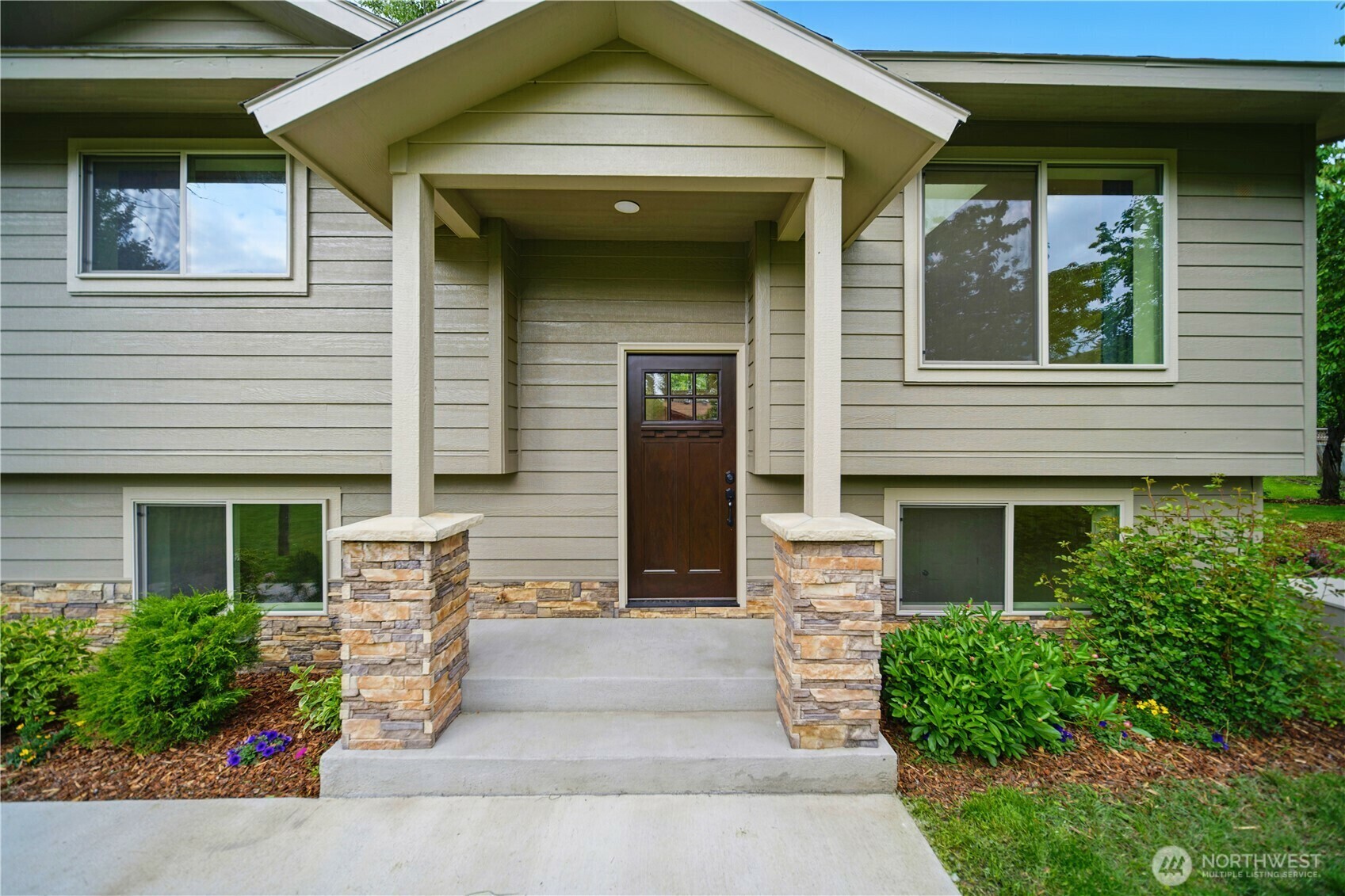 Property Photo: 34 Cochran Street WA 99329