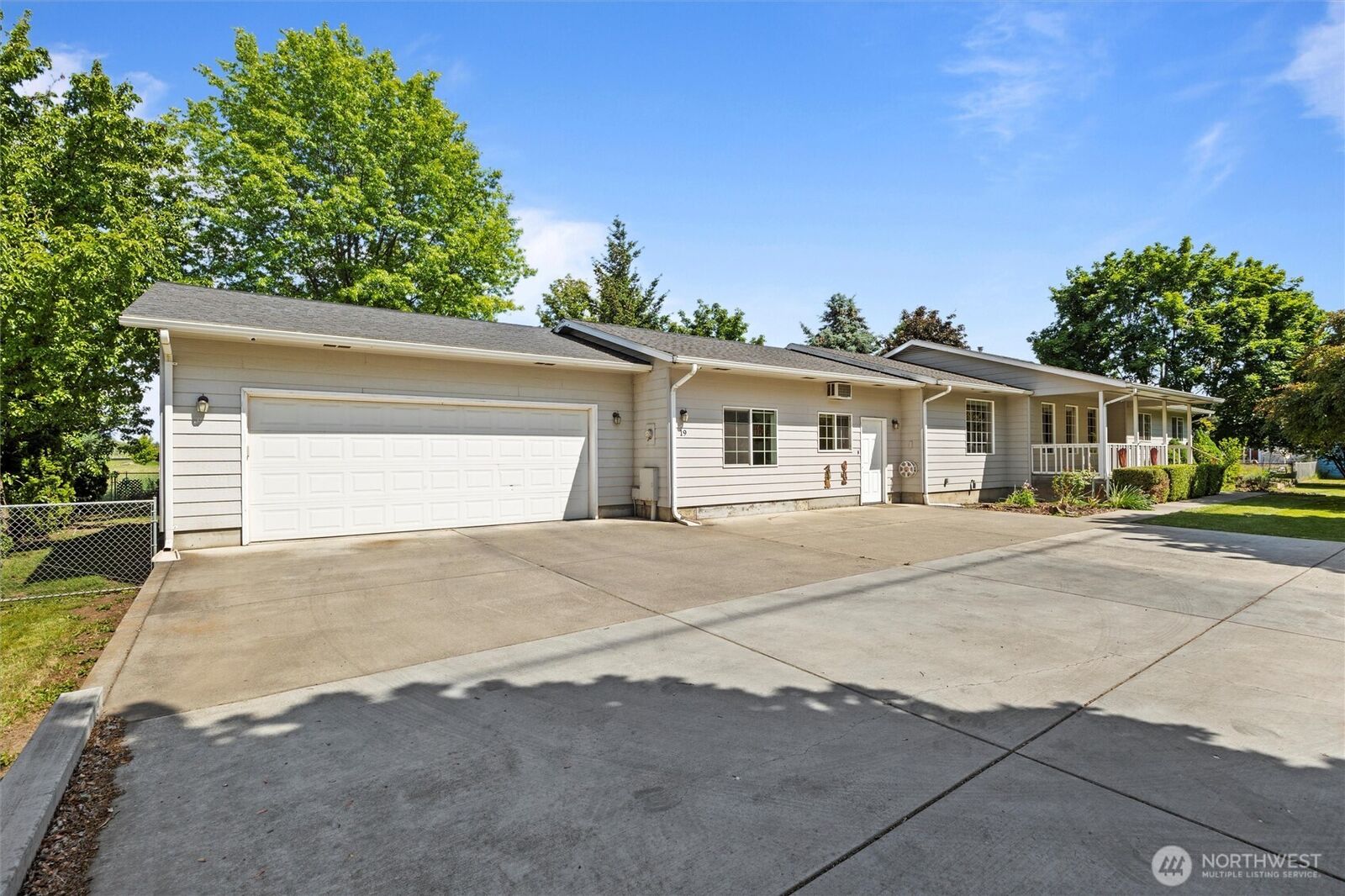 Property Photo: 19 SE Larch Avenue WA 99324
