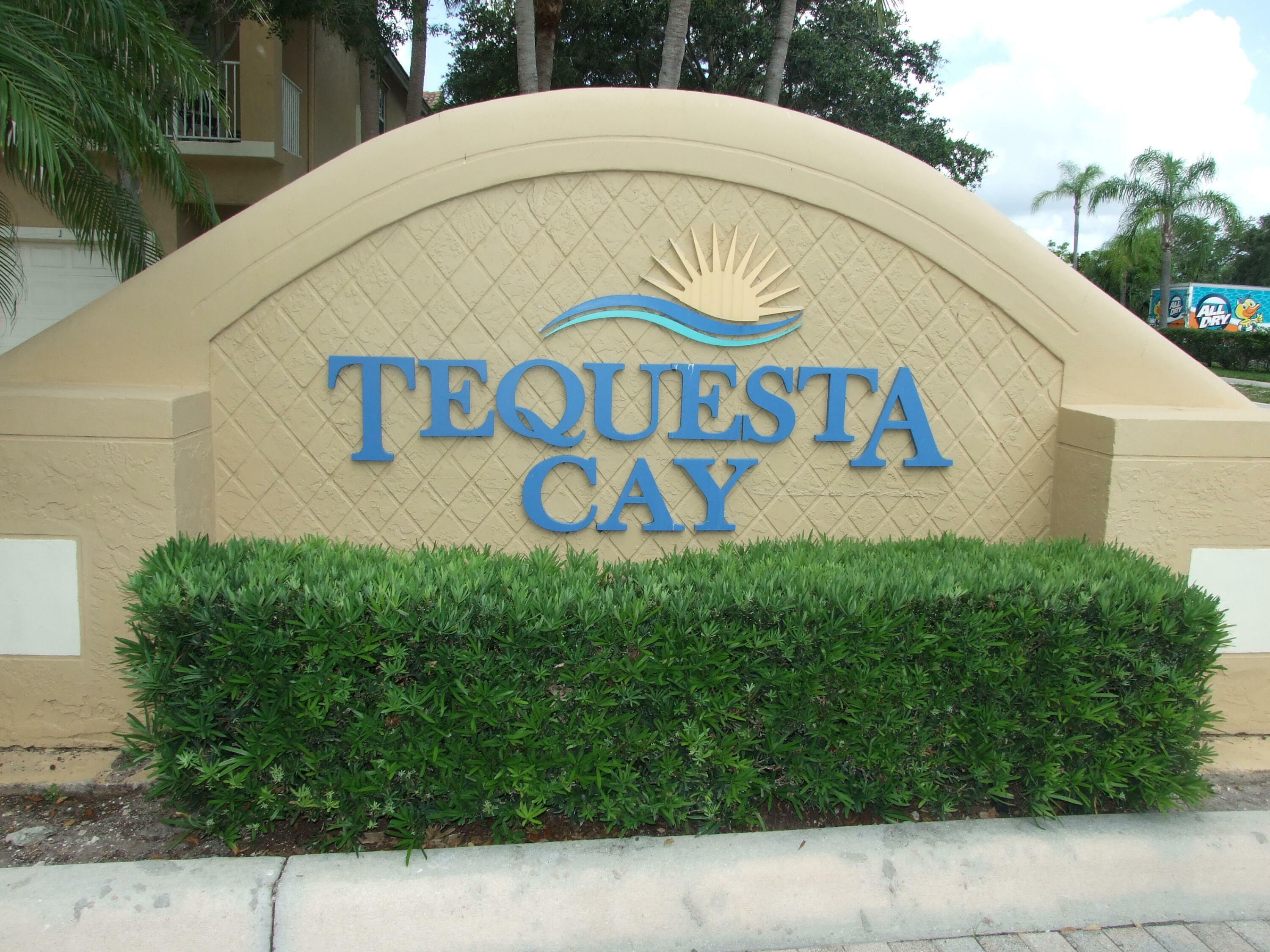 Property Photo: 156 Village Boulevard E FL 33469
