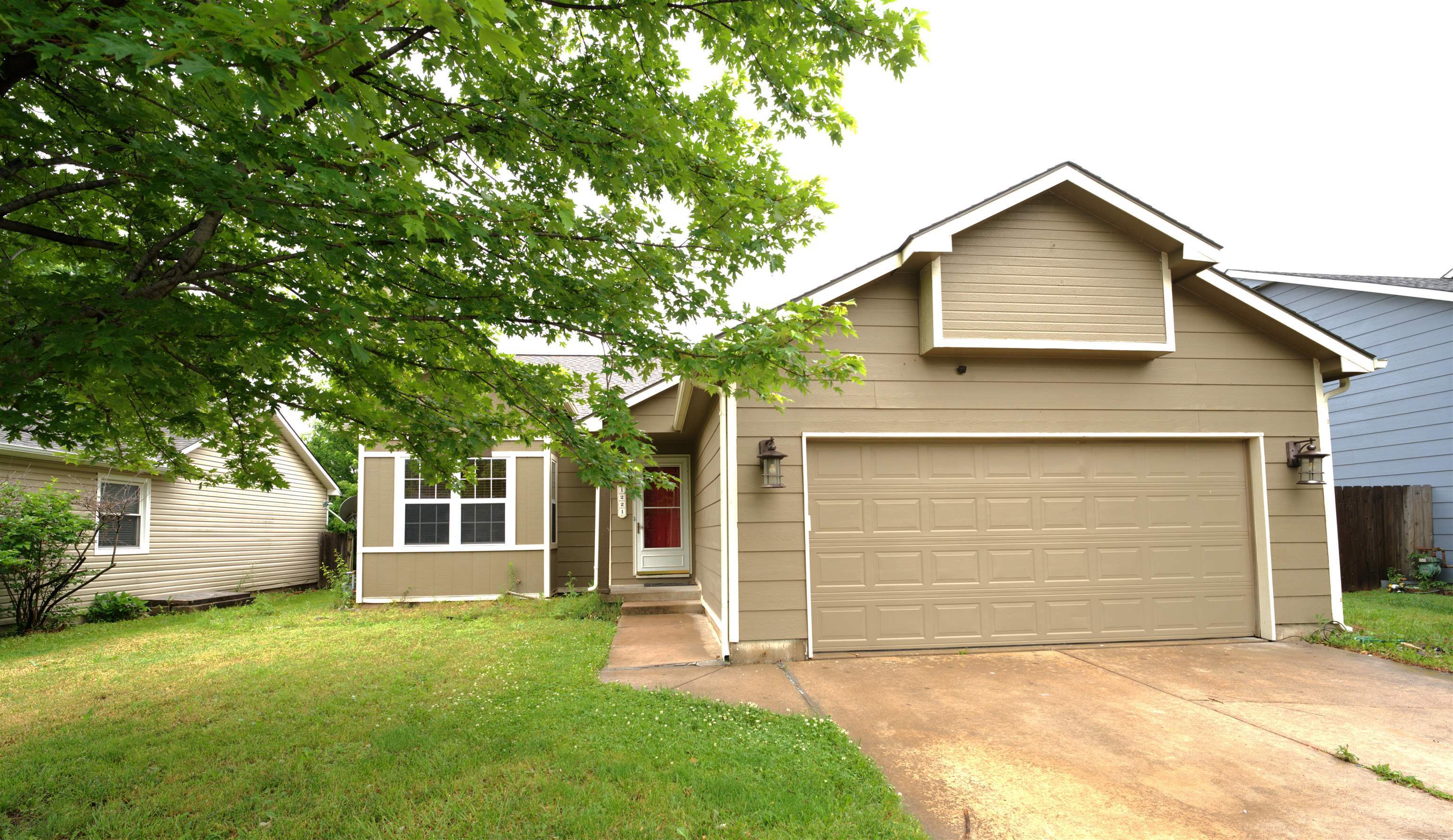 Property Photo: 1221 S Fox Run KS 67207