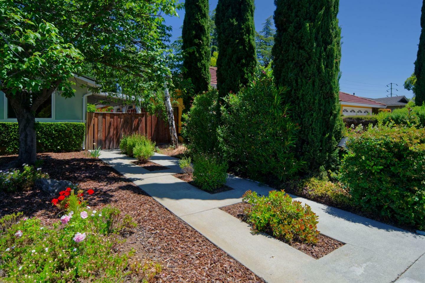 Property Photo: 7068 Brooktree Way CA 95120