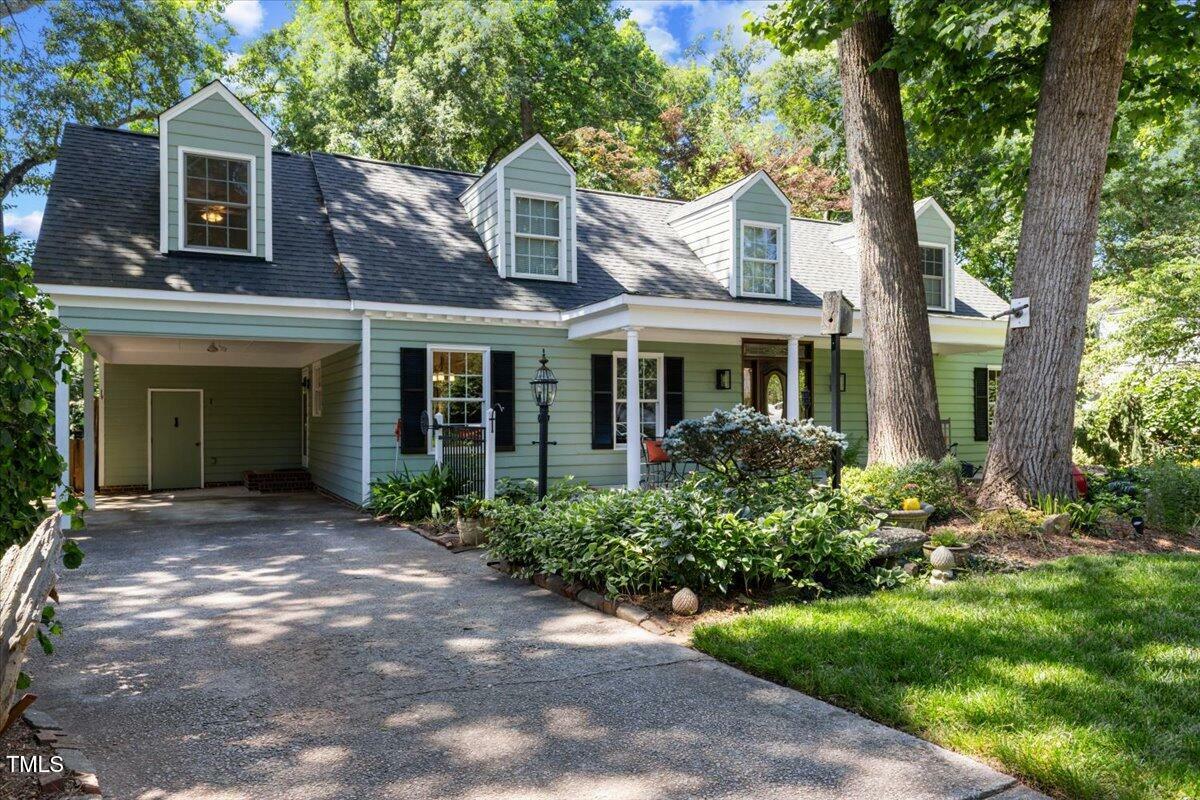 Property Photo: 924 Pebblebrook Drive NC 27609
