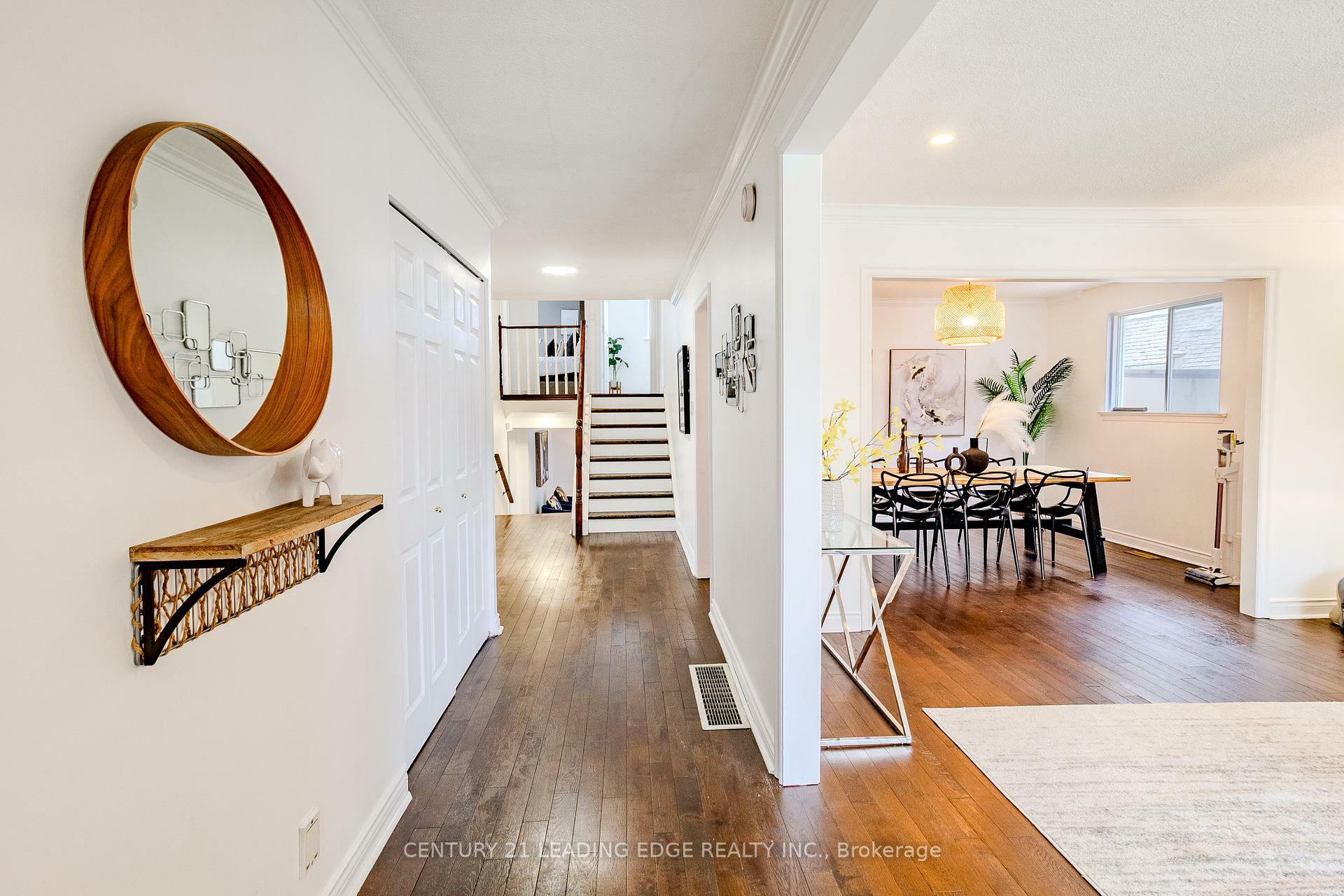 Property Photo: 6 Jubilee Court ON L6S 2H2