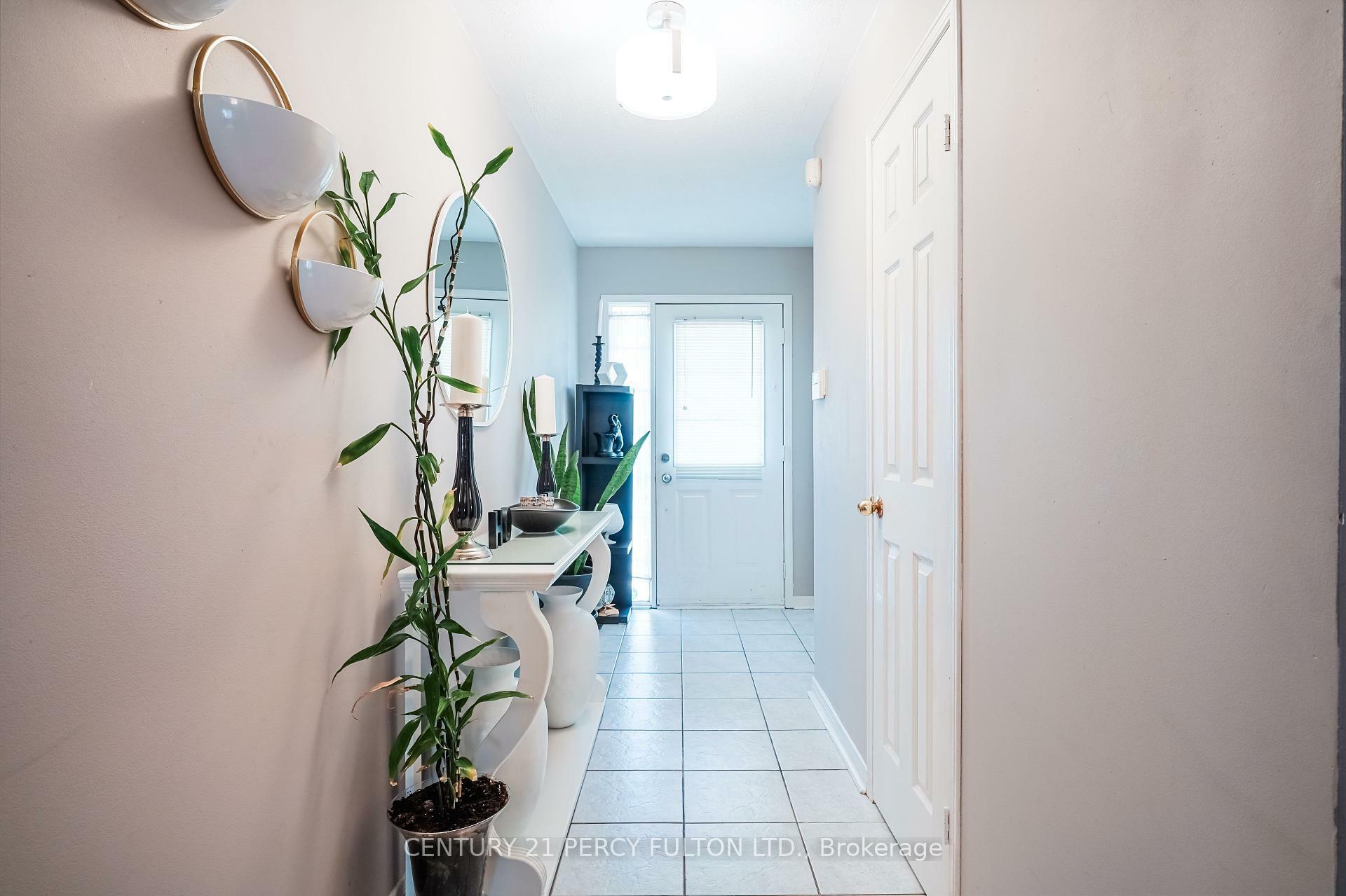 Property Photo: 123 Cottingham Crescent ON L1H 8V5